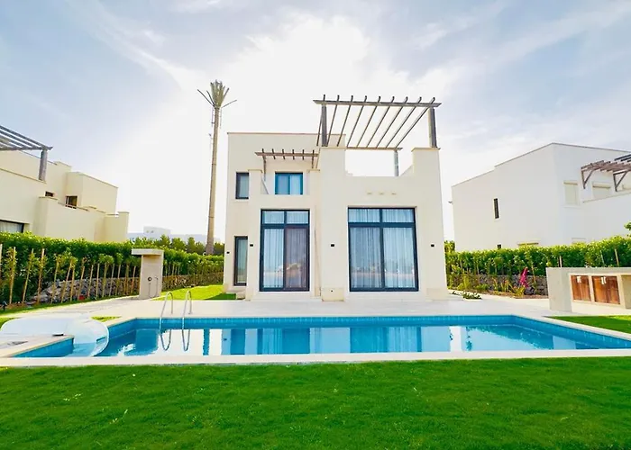 Ollystays Elegant 4br Heated Pool Villa, Nanny Room! Elgouna *