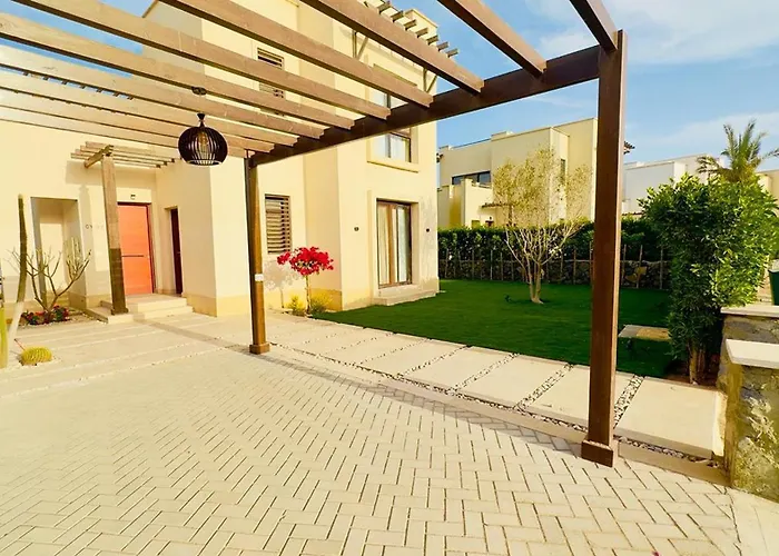 Ollystays Elegant 4br Heated Pool Villa, Nanny Room! Elgouna *
