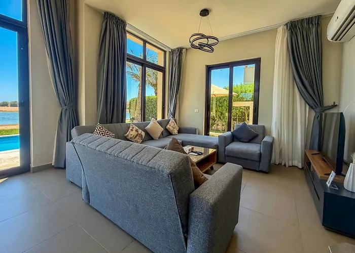 Ollystays Elegant 4br Heated Pool Villa, Nanny Room! Elgouna